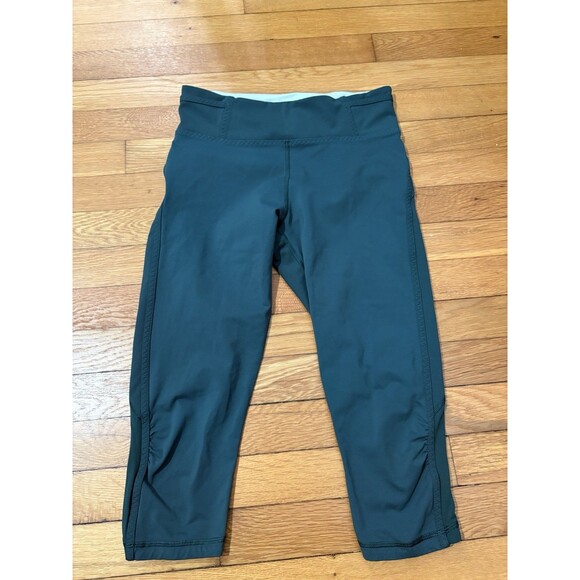 Lululemon Size 6 Real Quick Crop Leggings 19" Green - Picture 1 of 5